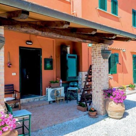 La Locanda Di Andrea Il Pescatore Bed & Breakfast Borgo Montenero Exterior photo